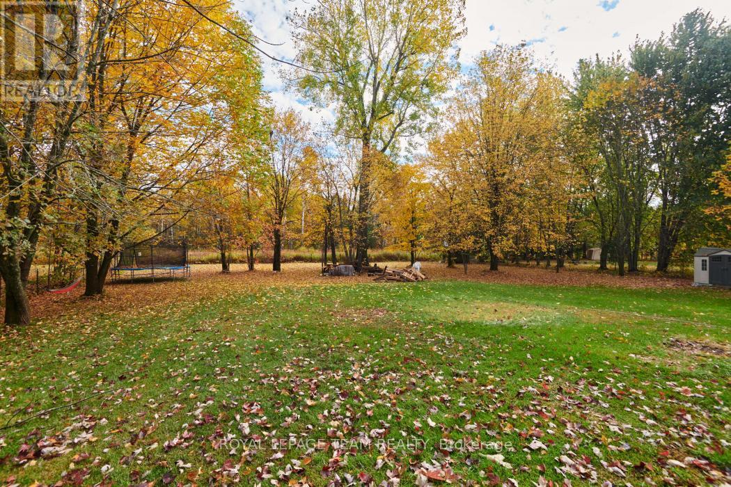 1115 Des Cerisiers Street, Clarence-Rockland, ON - Outdoor