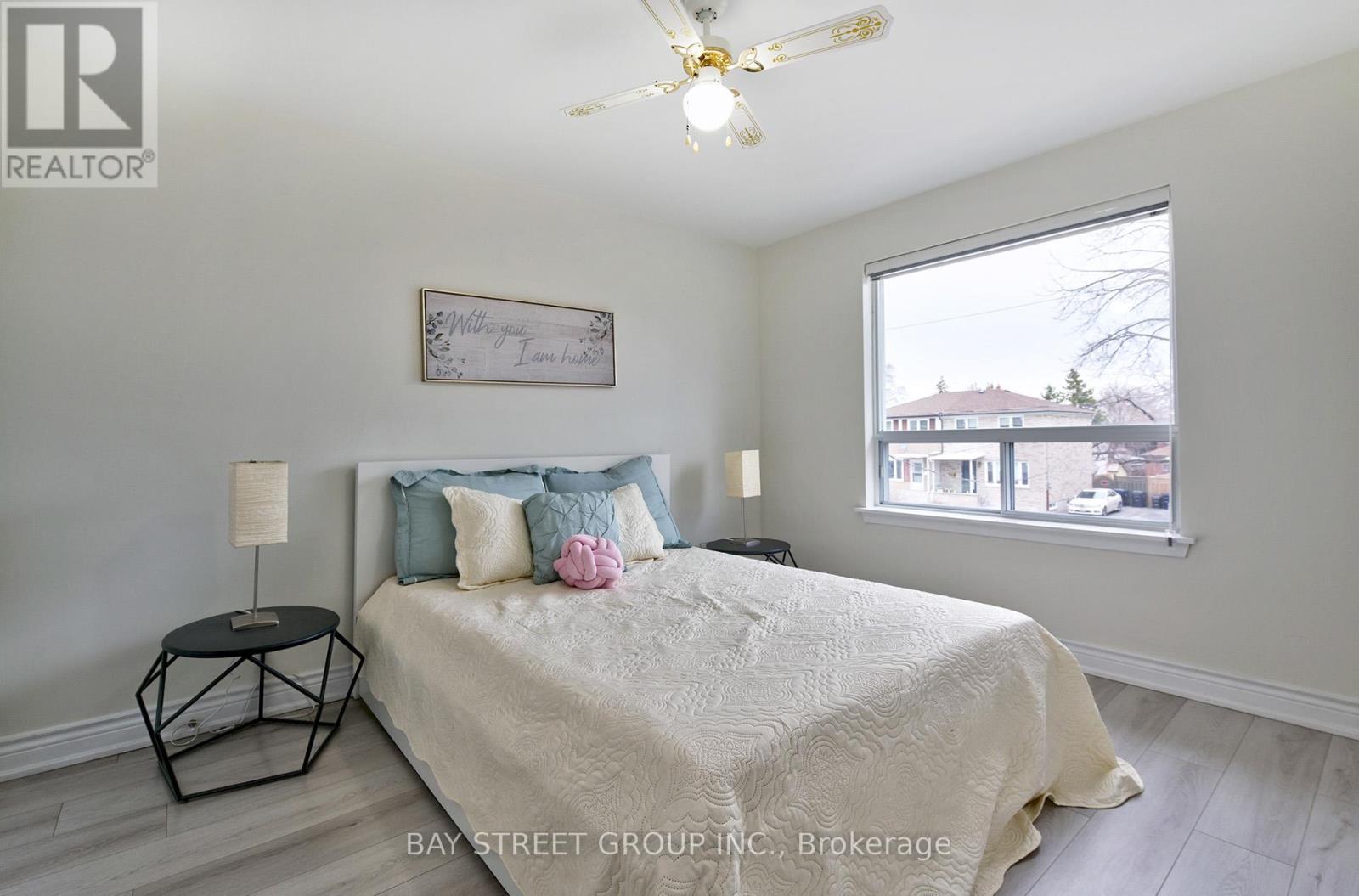 150 Vauxhall Drive, Toronto, ON - Indoor Photo Showing Bedroom