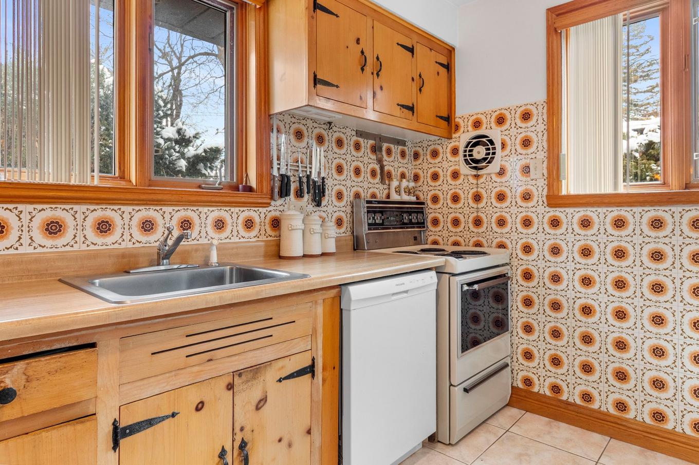 Kitchen - 3870 Rue Leonard, Laval (Saint-Vincent-De-Paul), QC - Indoor Photo Showing Kitchen