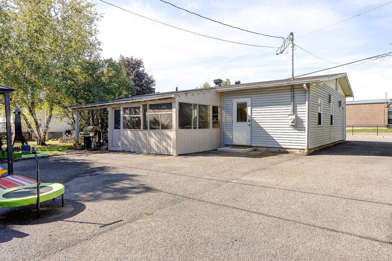 Back facade - 198 Rue Courville, Saint-Jean-Sur-Richelieu, QC - Outdoor With Exterior