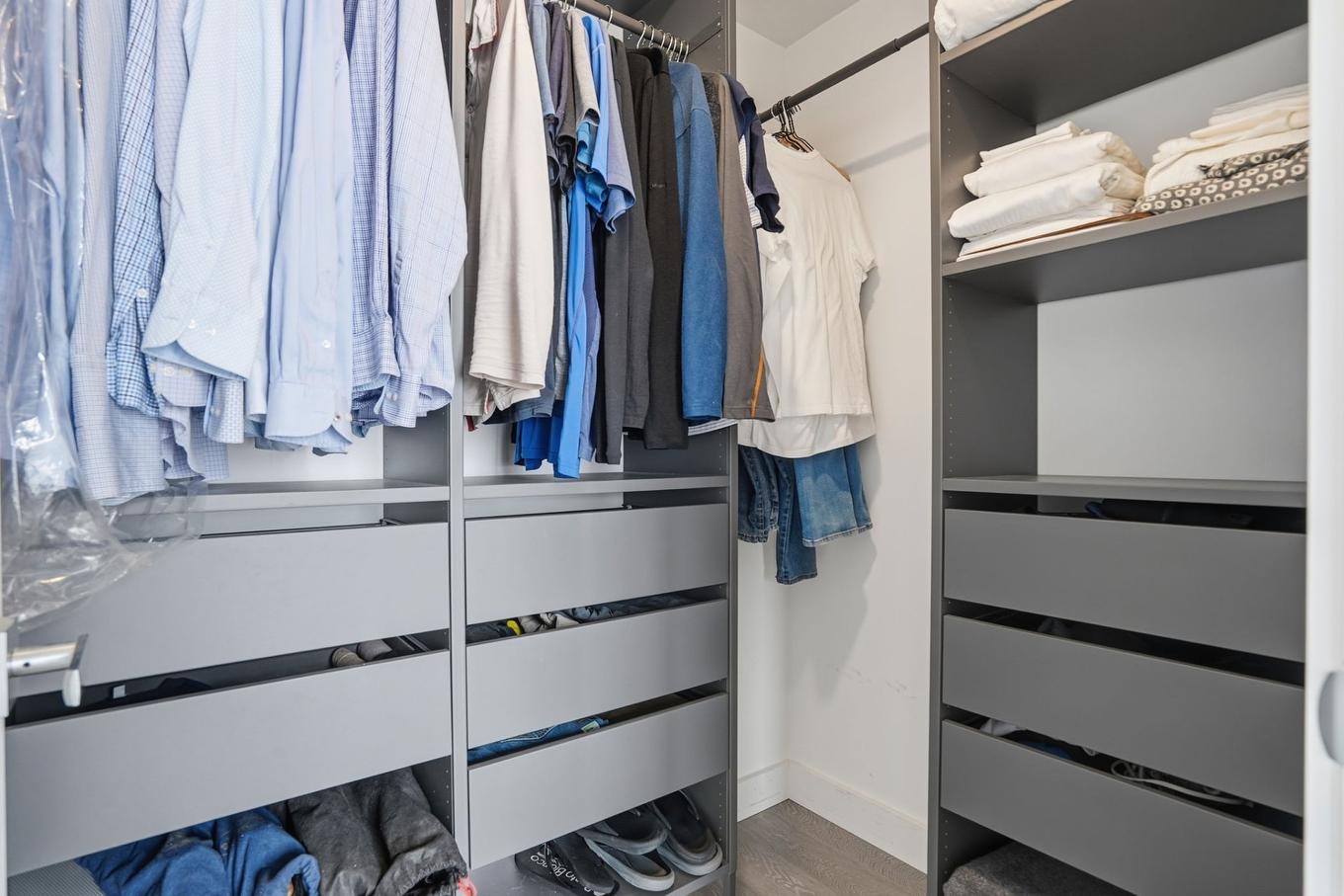 Penderie (Walk-in) - 609-75 Rue De Castelnau O., Montréal (Villeray/Saint-Michel/Parc-Extension), QC - Indoor With Storage