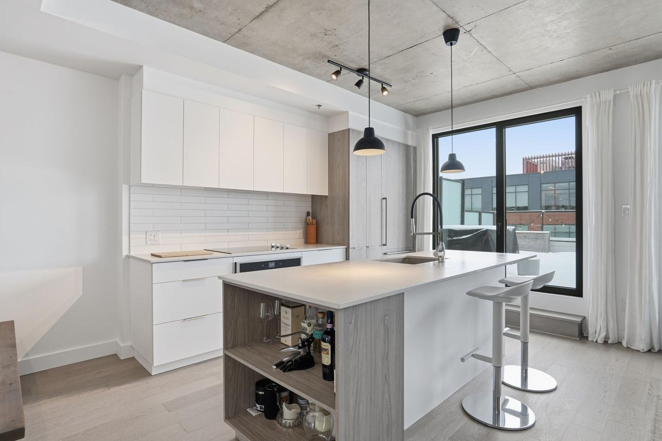 Cuisine - 609-75 Rue De Castelnau O., Montréal (Villeray/Saint-Michel/Parc-Extension), QC - Indoor Photo Showing Kitchen With Upgraded Kitchen