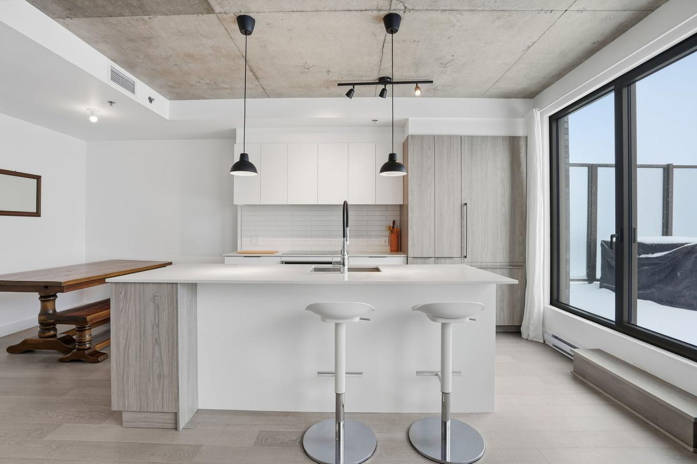 Cuisine - 609-75 Rue De Castelnau O., Montréal (Villeray/Saint-Michel/Parc-Extension), QC - Indoor Photo Showing Kitchen With Upgraded Kitchen