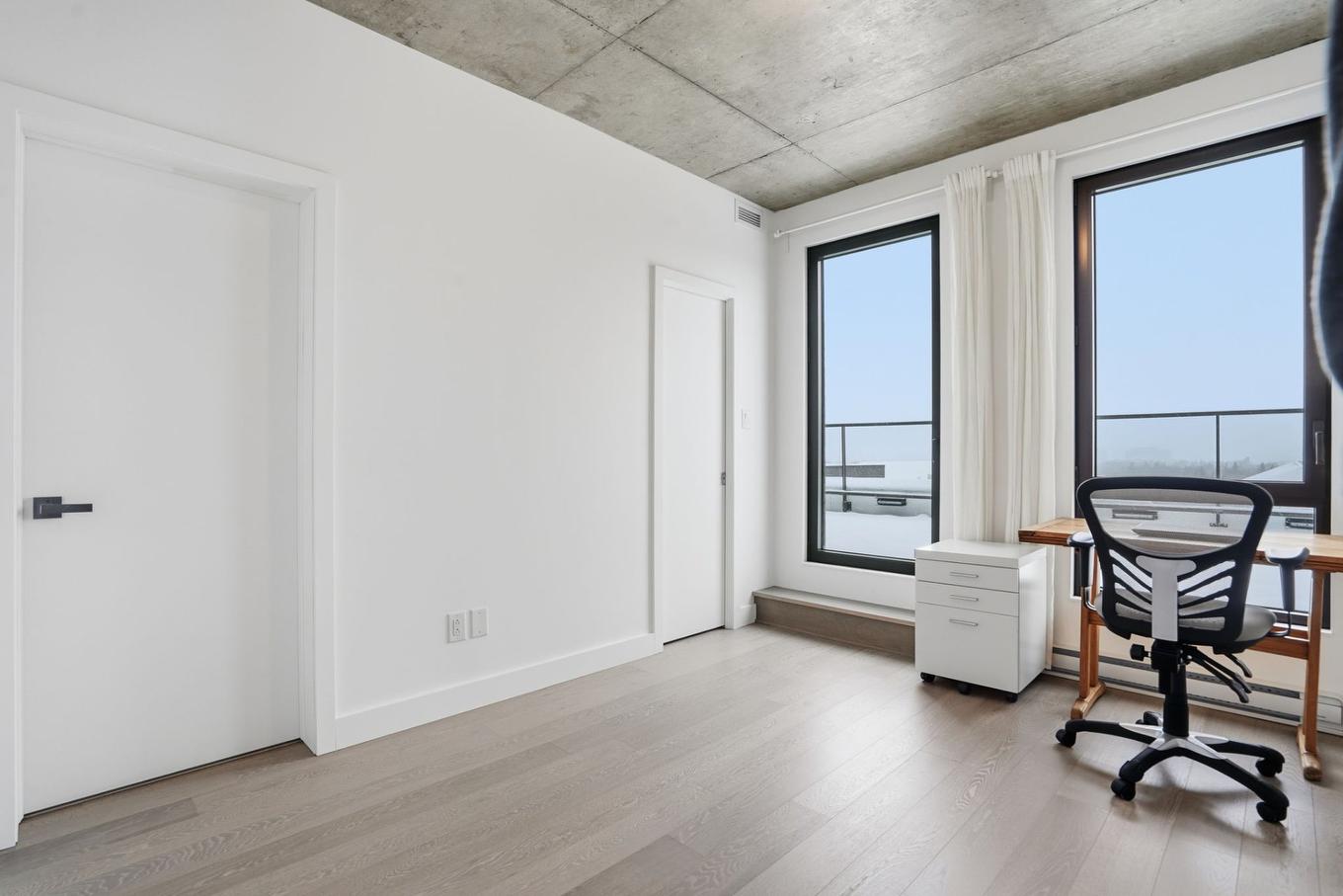 Chambre à coucher - 609-75 Rue De Castelnau O., Montréal (Villeray/Saint-Michel/Parc-Extension), QC - Indoor Photo Showing Office