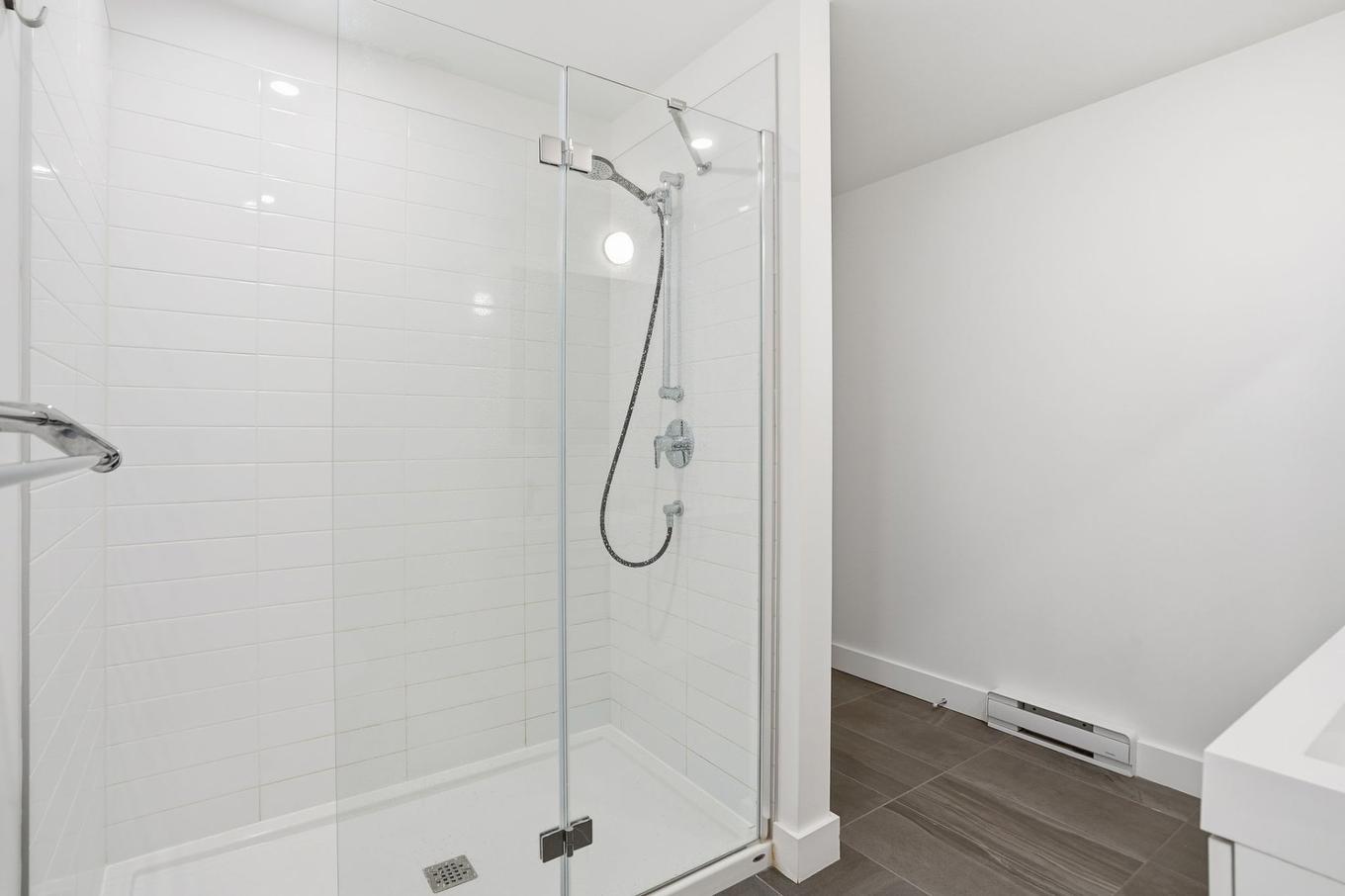 Salle de bains - 609-75 Rue De Castelnau O., Montréal (Villeray/Saint-Michel/Parc-Extension), QC - Indoor Photo Showing Bathroom