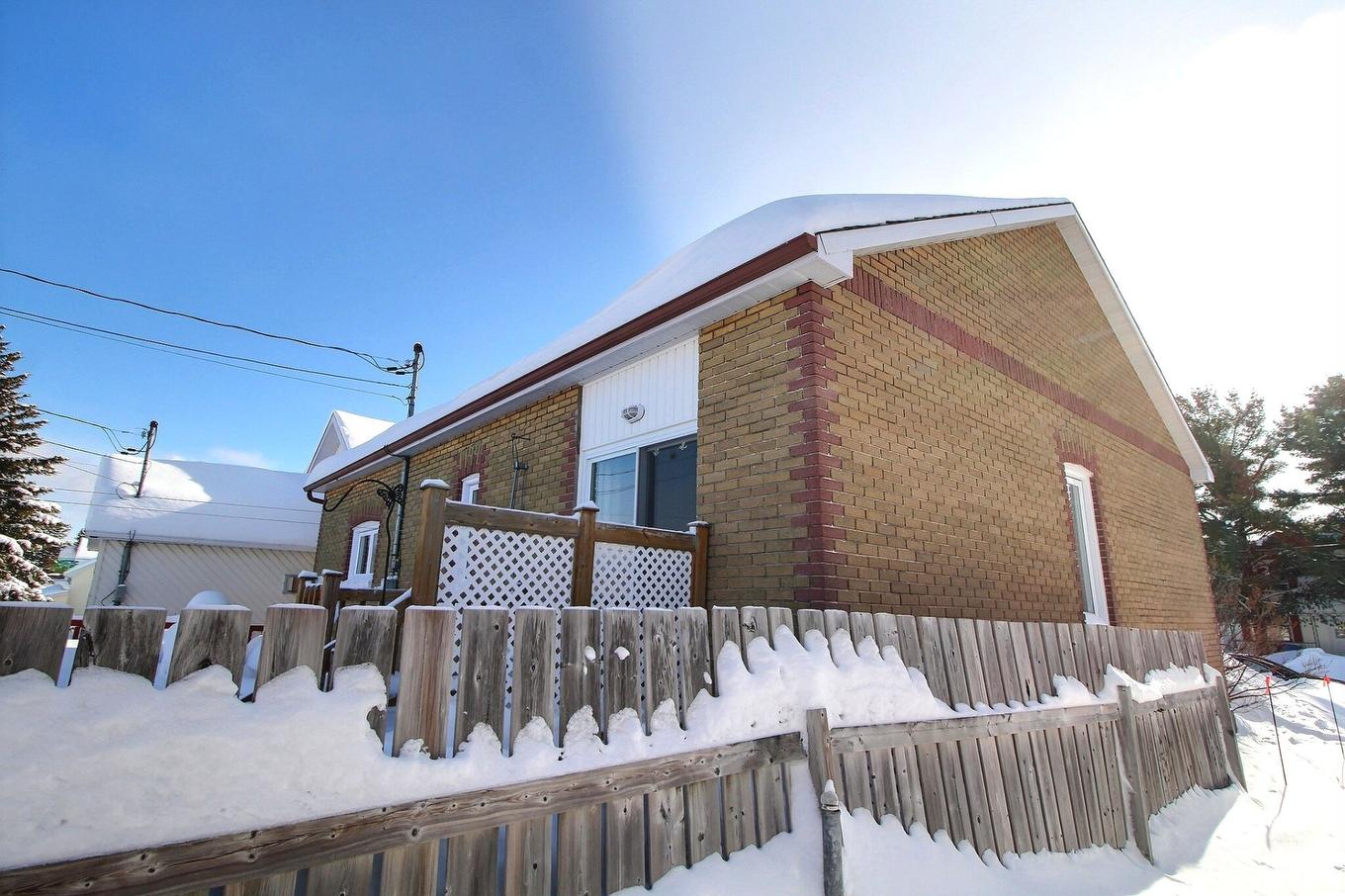 Face arrière - 821 8E Avenue, Senneterre - Ville, QC - Outdoor With Exterior