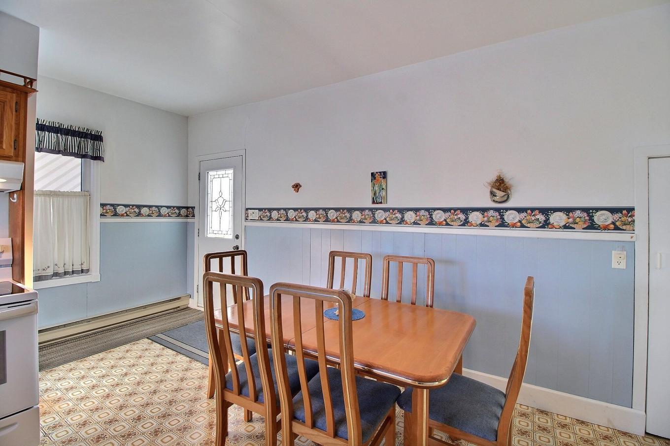 Salle à manger - 821 8E Avenue, Senneterre - Ville, QC - Indoor Photo Showing Dining Room