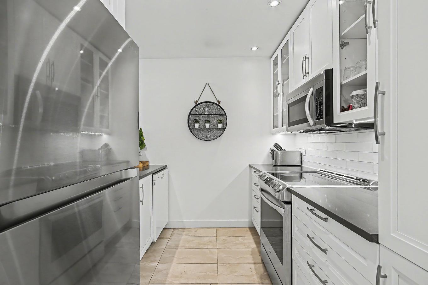 Cuisine - 1025 Boul. De Normandie, Saint-Jean-Sur-Richelieu, QC - Indoor Photo Showing Kitchen