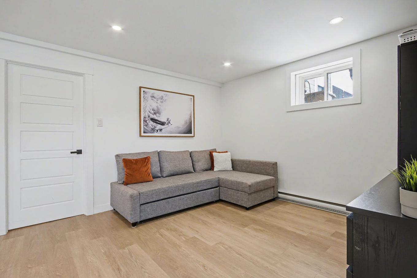 Salle familiale - 1025 Boul. De Normandie, Saint-Jean-Sur-Richelieu, QC - Indoor