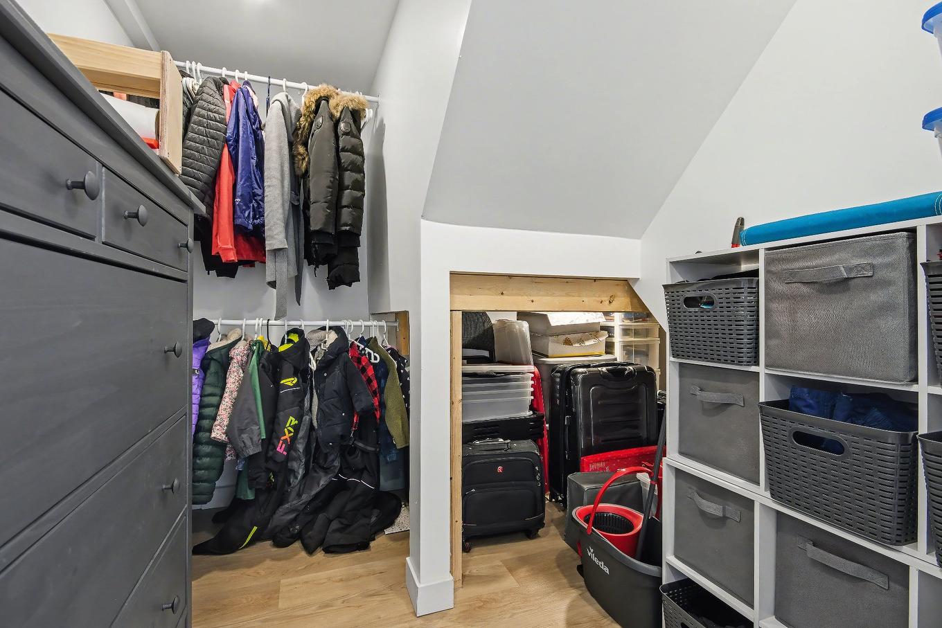 Rangement - 1025 Boul. De Normandie, Saint-Jean-Sur-Richelieu, QC - Indoor With Storage