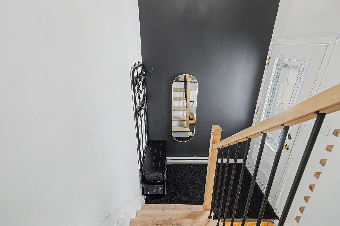 Hall d'entrée/Vestibule - 1025 Boul. De Normandie, Saint-Jean-Sur-Richelieu, QC - Indoor Photo Showing Other Room