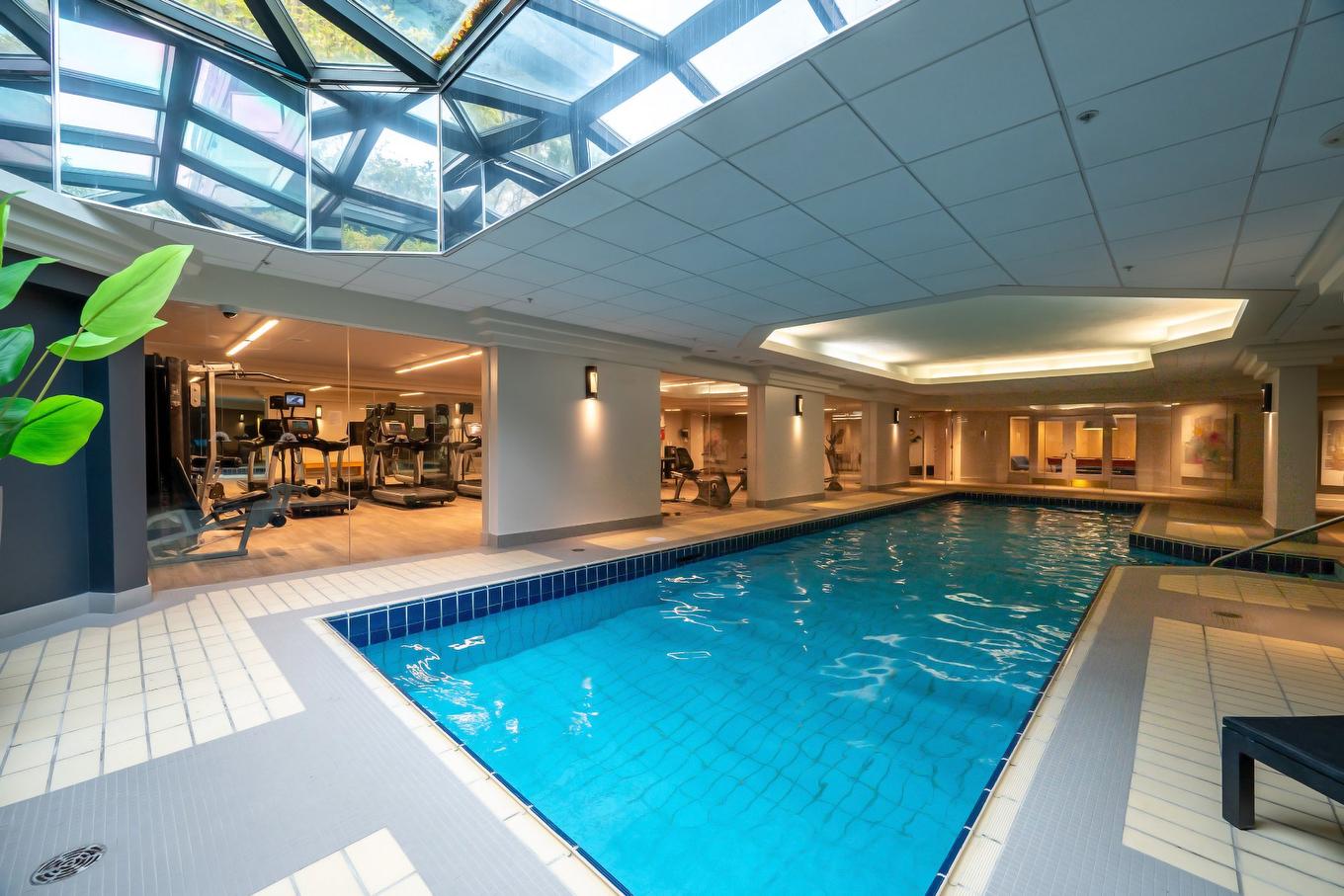 Pool - 1107-100 Rue Berlioz, Montréal (Verdun/Île-Des-Soeurs), QC - Indoor Photo Showing Other Room With In Ground Pool