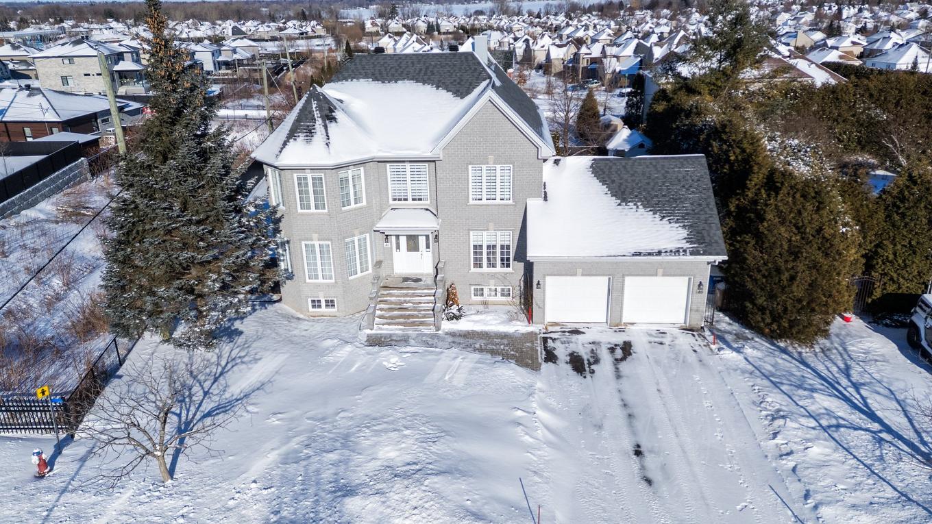 Photo aérienne - 40 Rue Michel-Mcnabb, Notre-Dame-De-L'Île-Perrot, QC - Outdoor