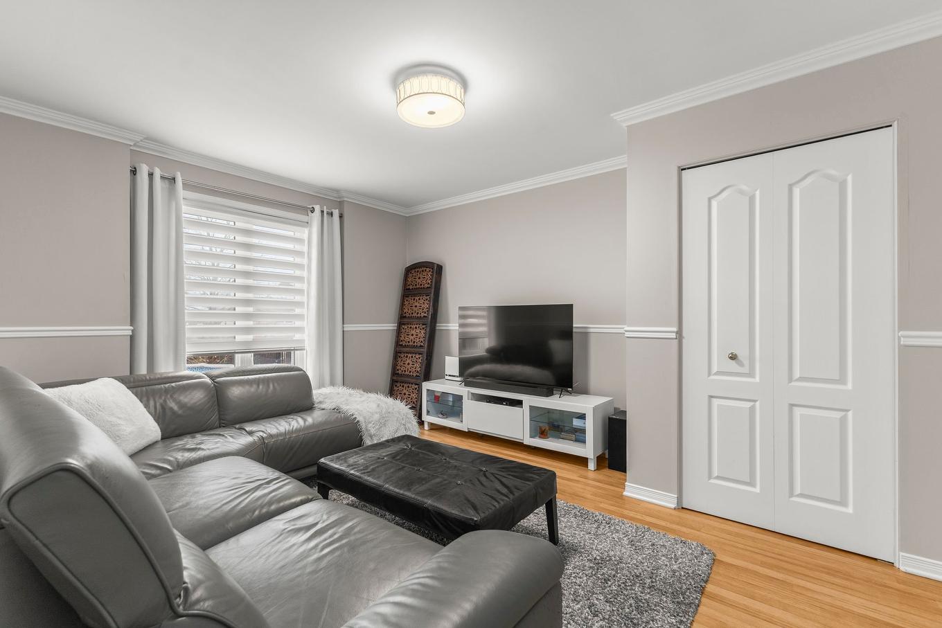 Salle familiale - 40 Rue Michel-Mcnabb, Notre-Dame-De-L'Île-Perrot, QC - Indoor Photo Showing Living Room