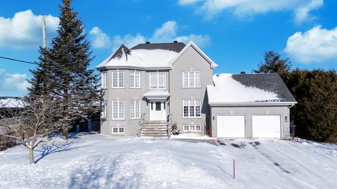 Photo aérienne - 40 Rue Michel-Mcnabb, Notre-Dame-De-L'Île-Perrot, QC - Outdoor