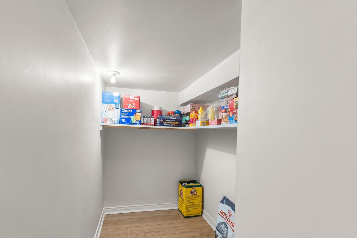 Rangement - 40 Rue Michel-Mcnabb, Notre-Dame-De-L'Île-Perrot, QC - Indoor