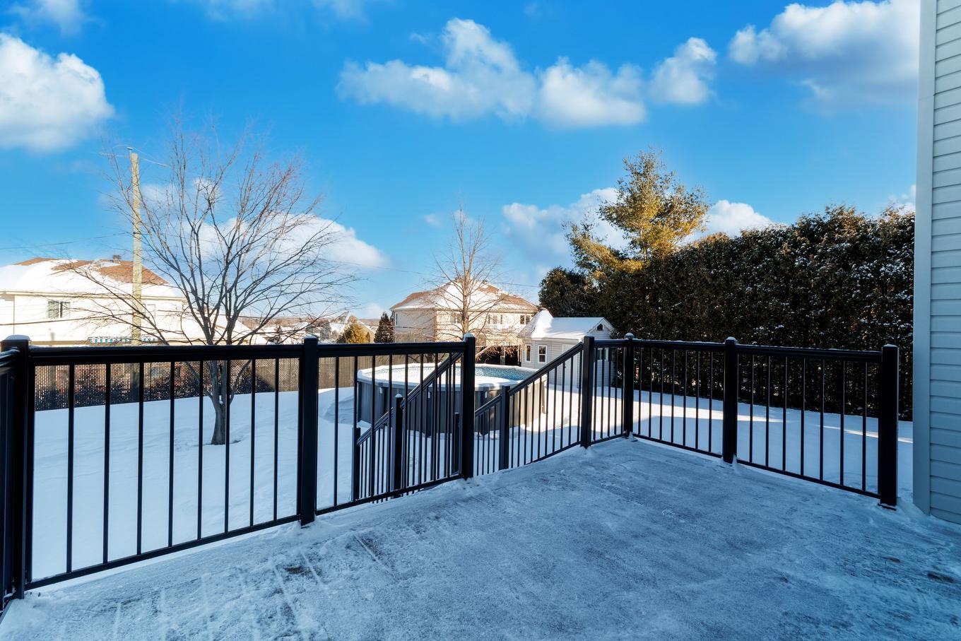 Cour - 40 Rue Michel-Mcnabb, Notre-Dame-De-L'Île-Perrot, QC - Outdoor