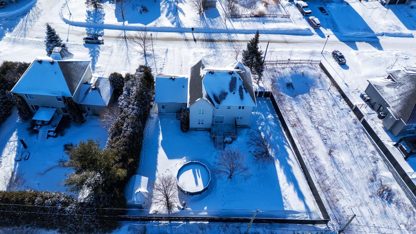 Photo aérienne - 40 Rue Michel-Mcnabb, Notre-Dame-De-L'Île-Perrot, QC - Outdoor