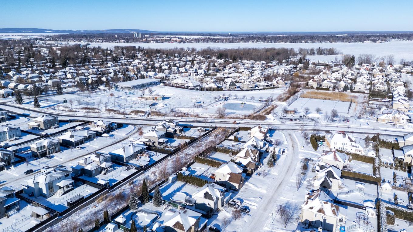 Photo aérienne - 40 Rue Michel-Mcnabb, Notre-Dame-De-L'Île-Perrot, QC - Outdoor With View