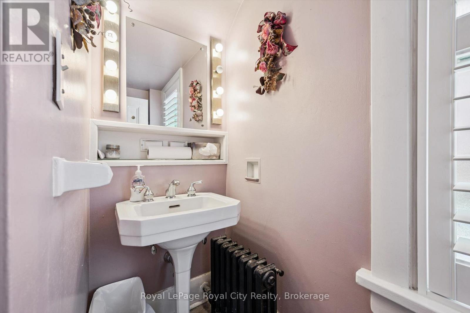 143 Norfolk Street, Guelph (Downtown), ON