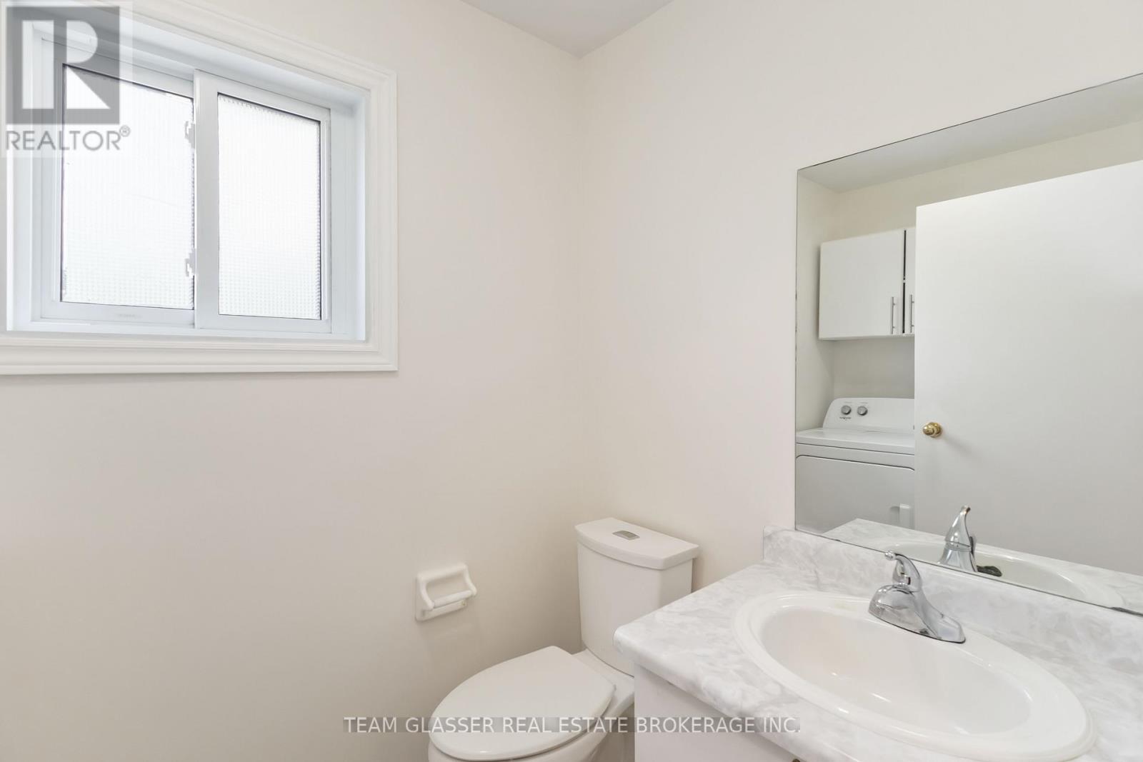 63 - 1990 Wavell Street, London East (East I), ON - Indoor Photo Showing Bathroom