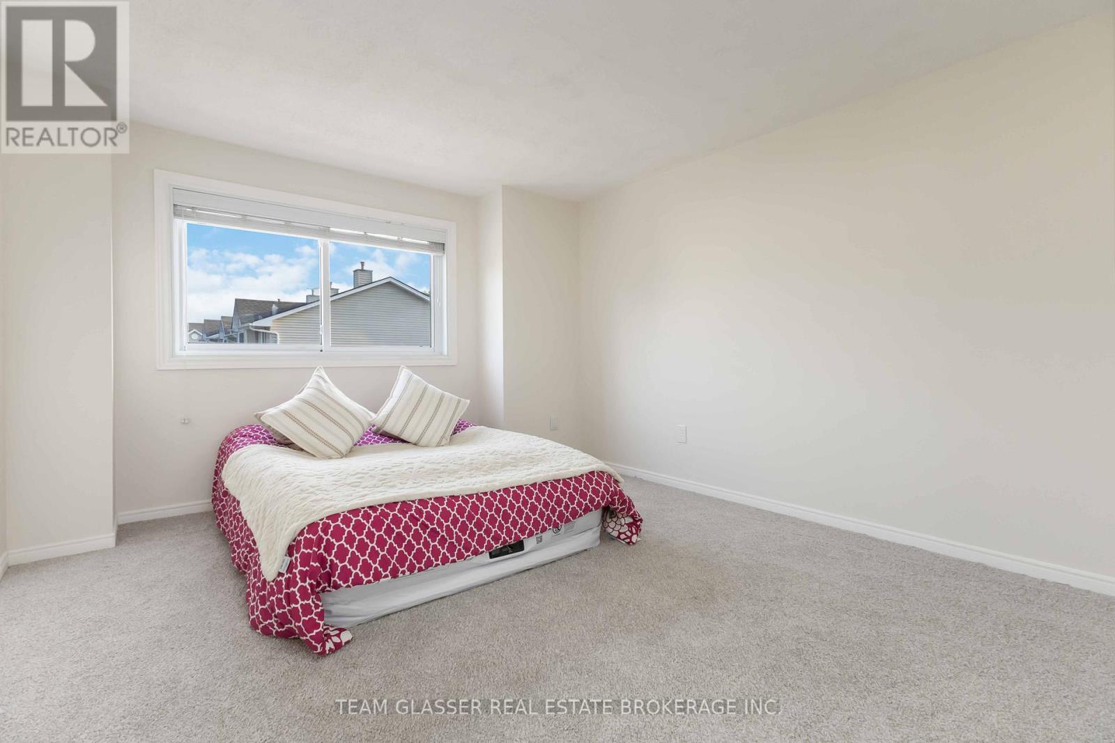 63 - 1990 Wavell Street, London East (East I), ON - Indoor Photo Showing Bedroom