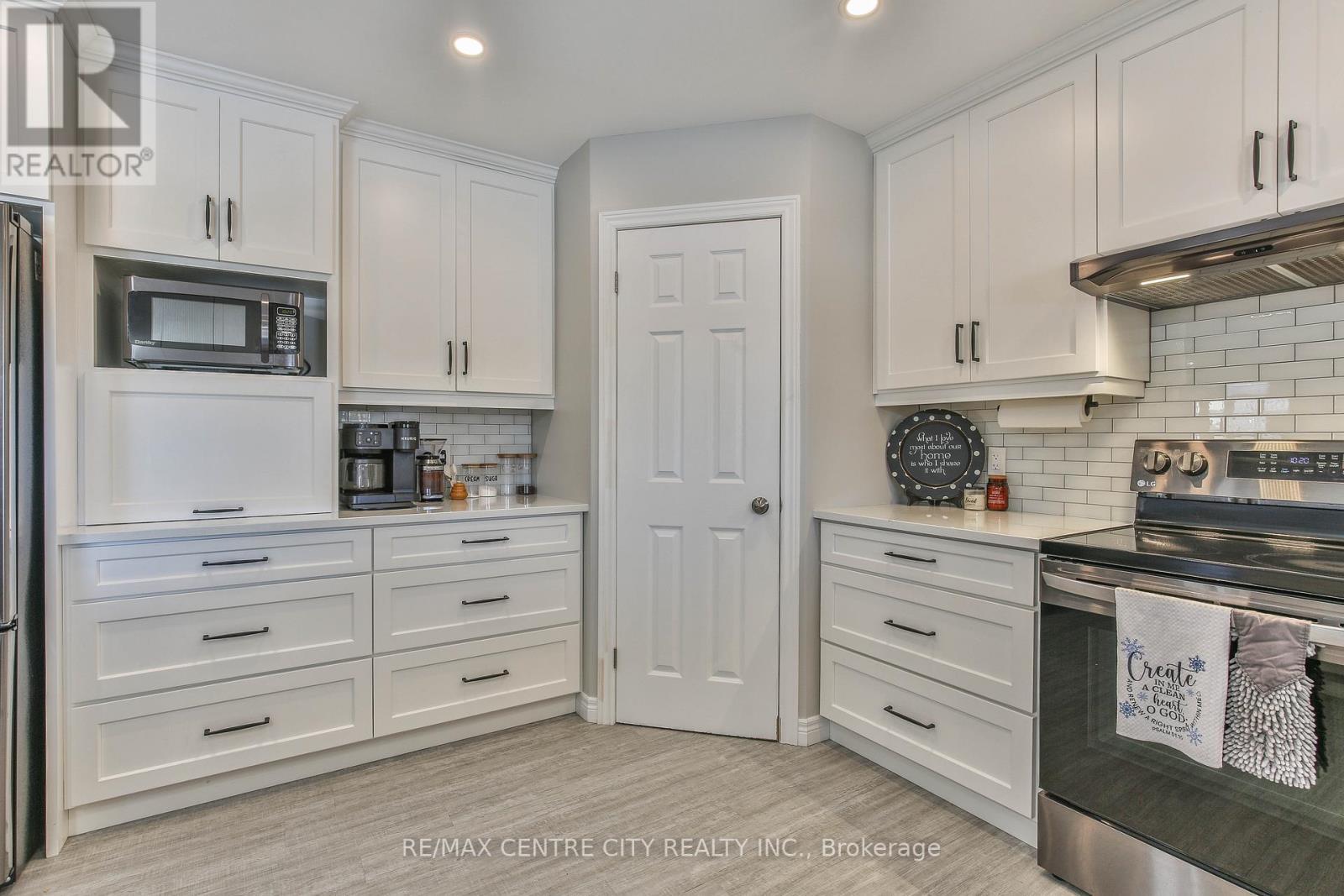 6605 Soper Road, Bayham, ON - Indoor Photo Showing Kitchen