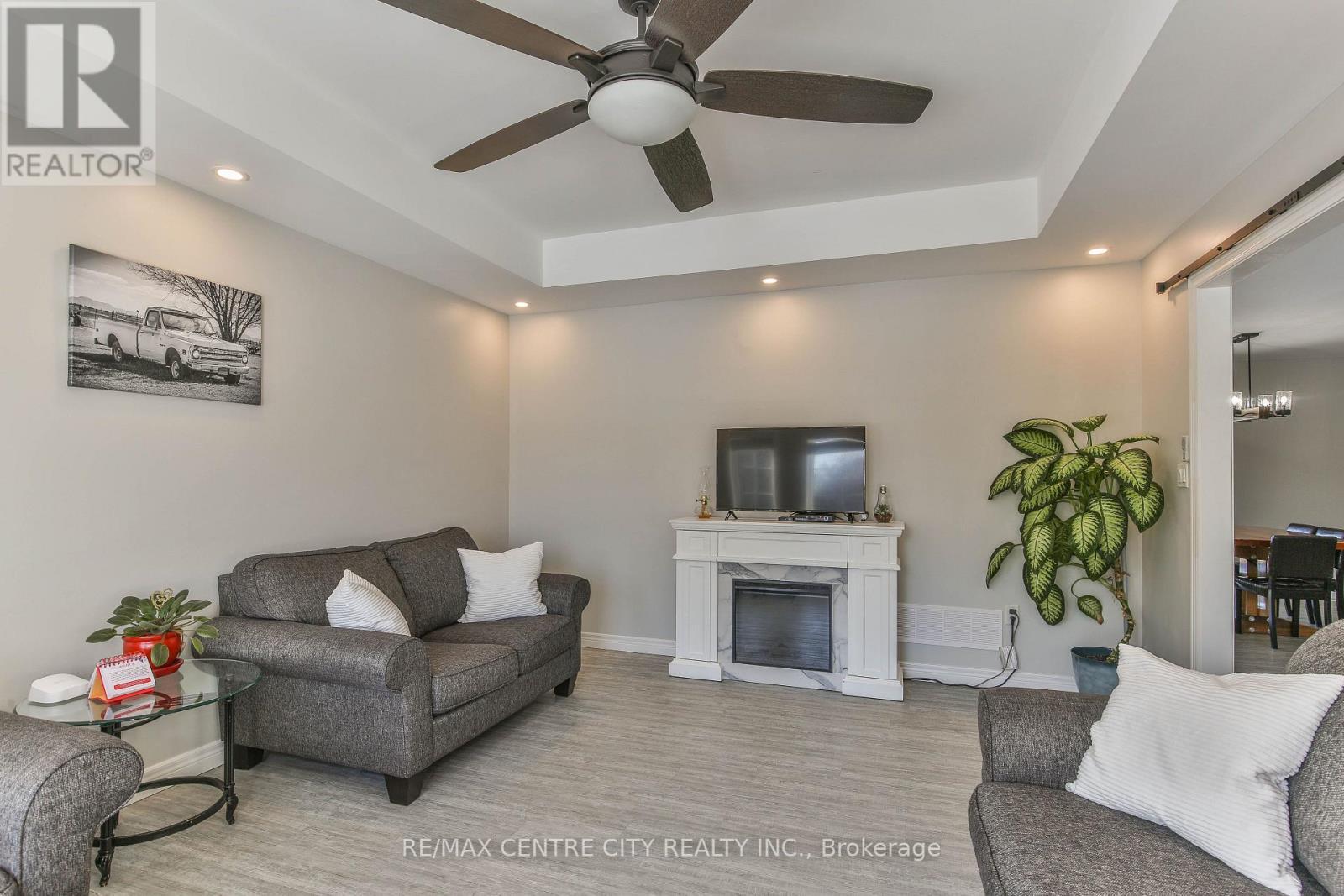 6605 Soper Road, Bayham, ON - Indoor Photo Showing Living Room With Fireplace