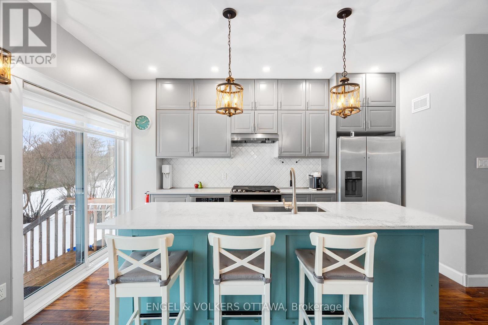 2882 Bay Road, Champlain, ON - Indoor Photo Showing Kitchen With Stainless Steel Kitchen With Upgraded Kitchen