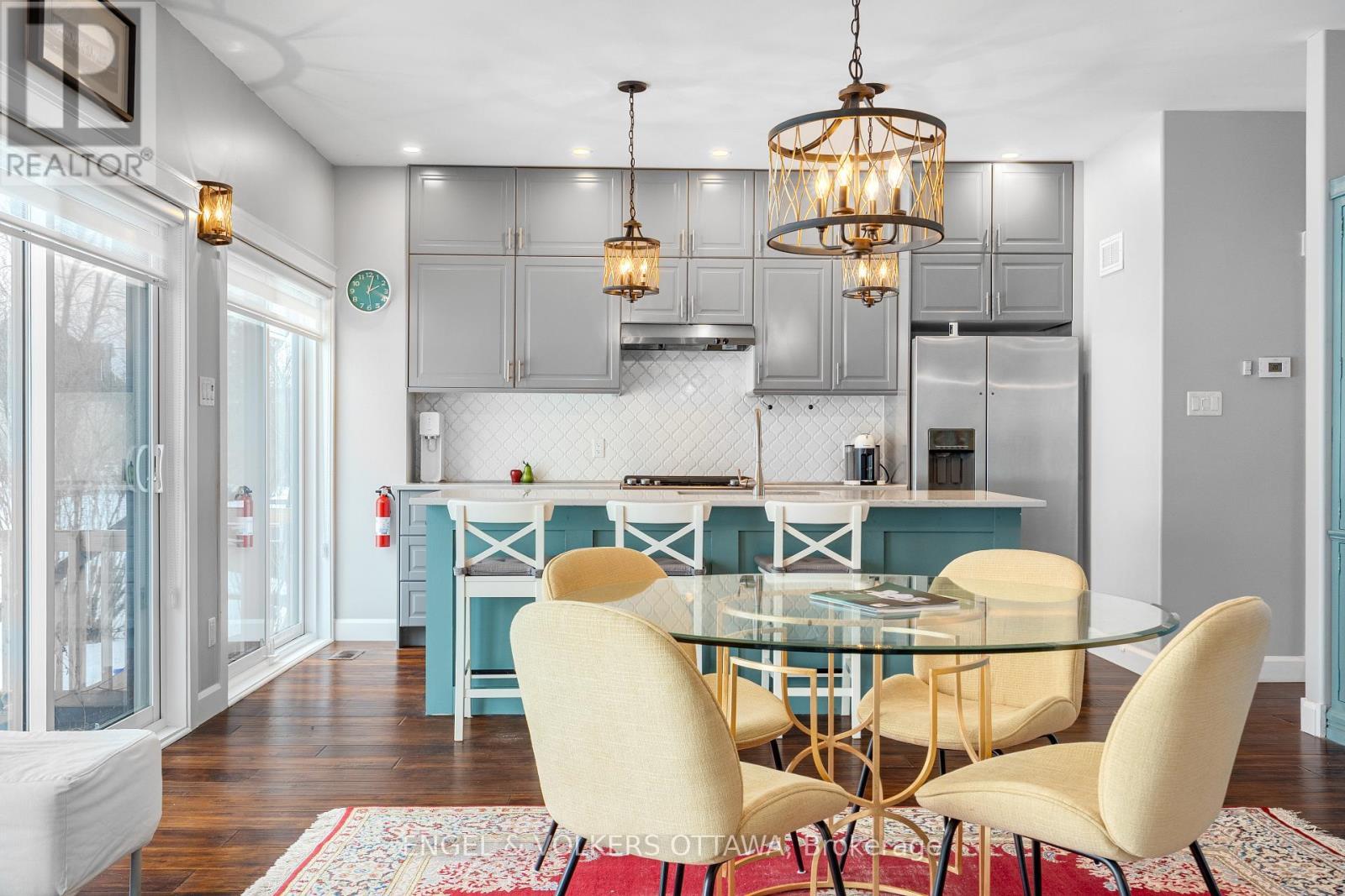 2882 Bay Road, Champlain, ON - Indoor Photo Showing Dining Room