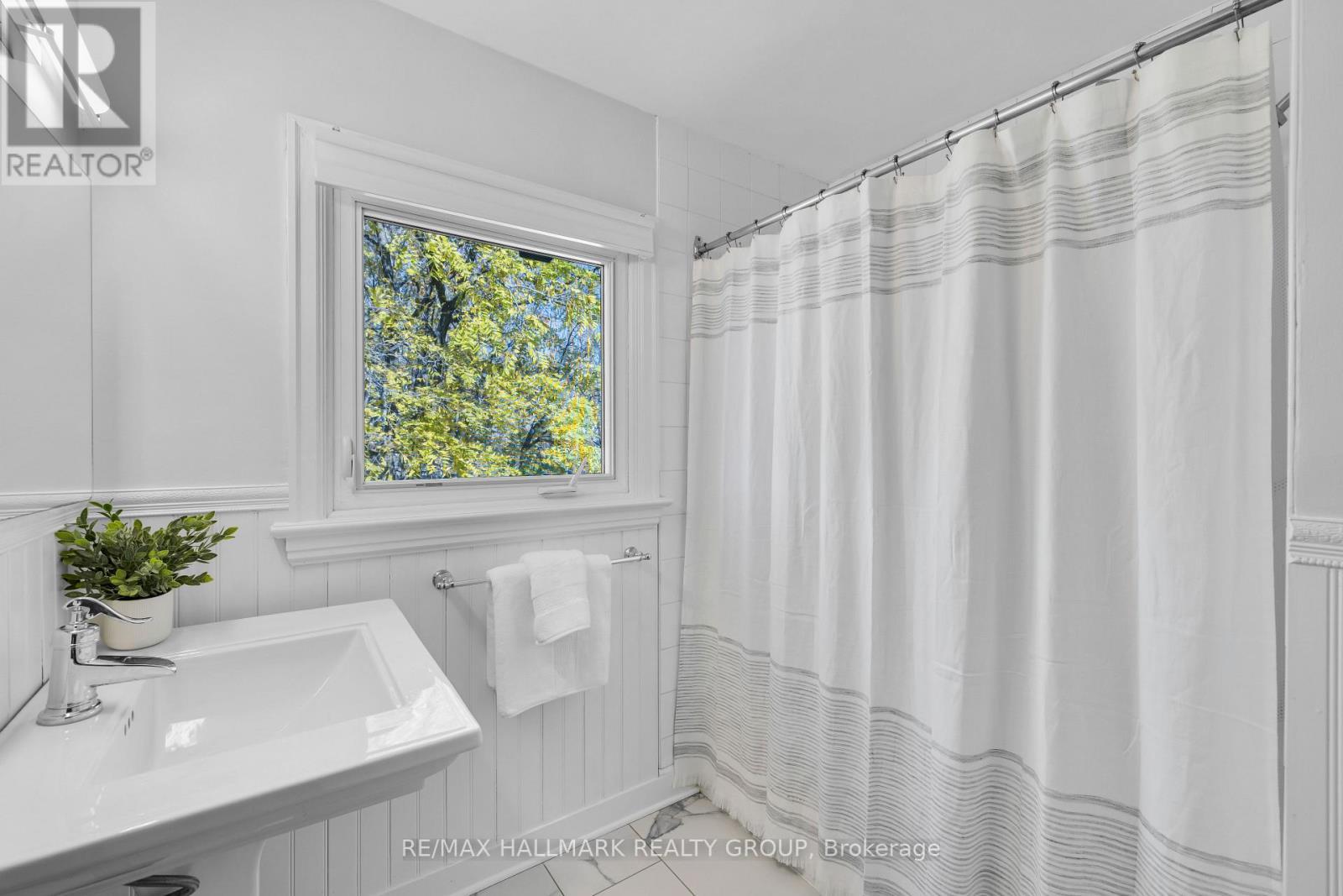 163 Ruskin Street, Ottawa, ON - Indoor Photo Showing Bathroom