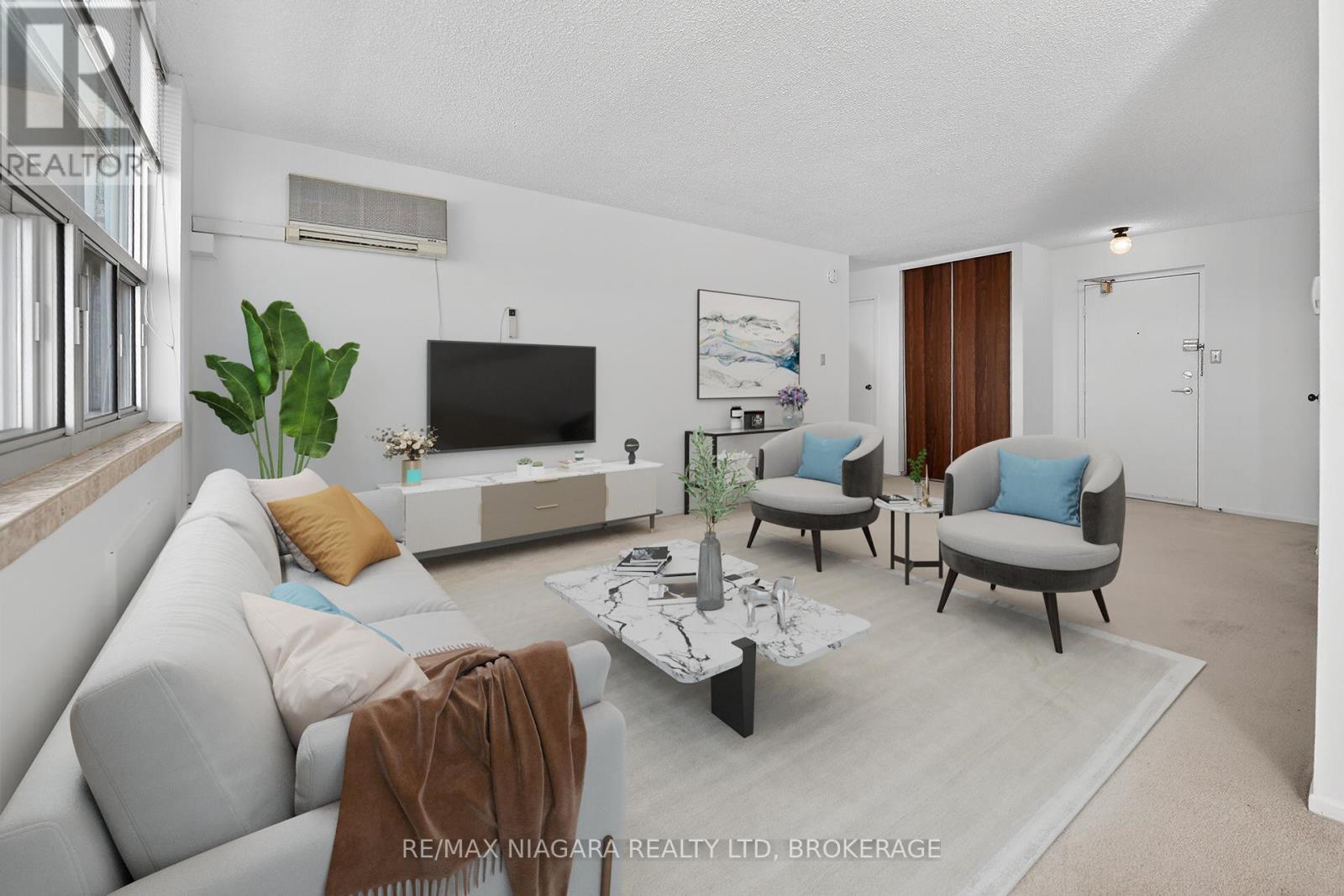 1003 - 365 Geneva Street, St. Catharines (Fairview), ON - Indoor Photo Showing Living Room