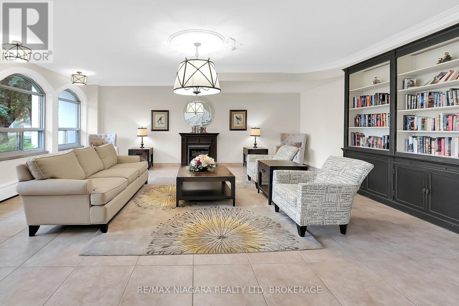 1003 - 365 Geneva Street, St. Catharines (Fairview), ON - Indoor Photo Showing Living Room
