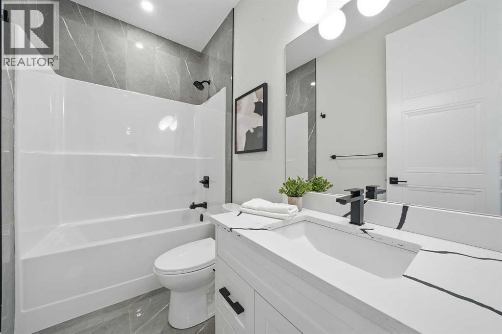 425 Watercrest Place, Chestermere, AB - Indoor Photo Showing Bathroom