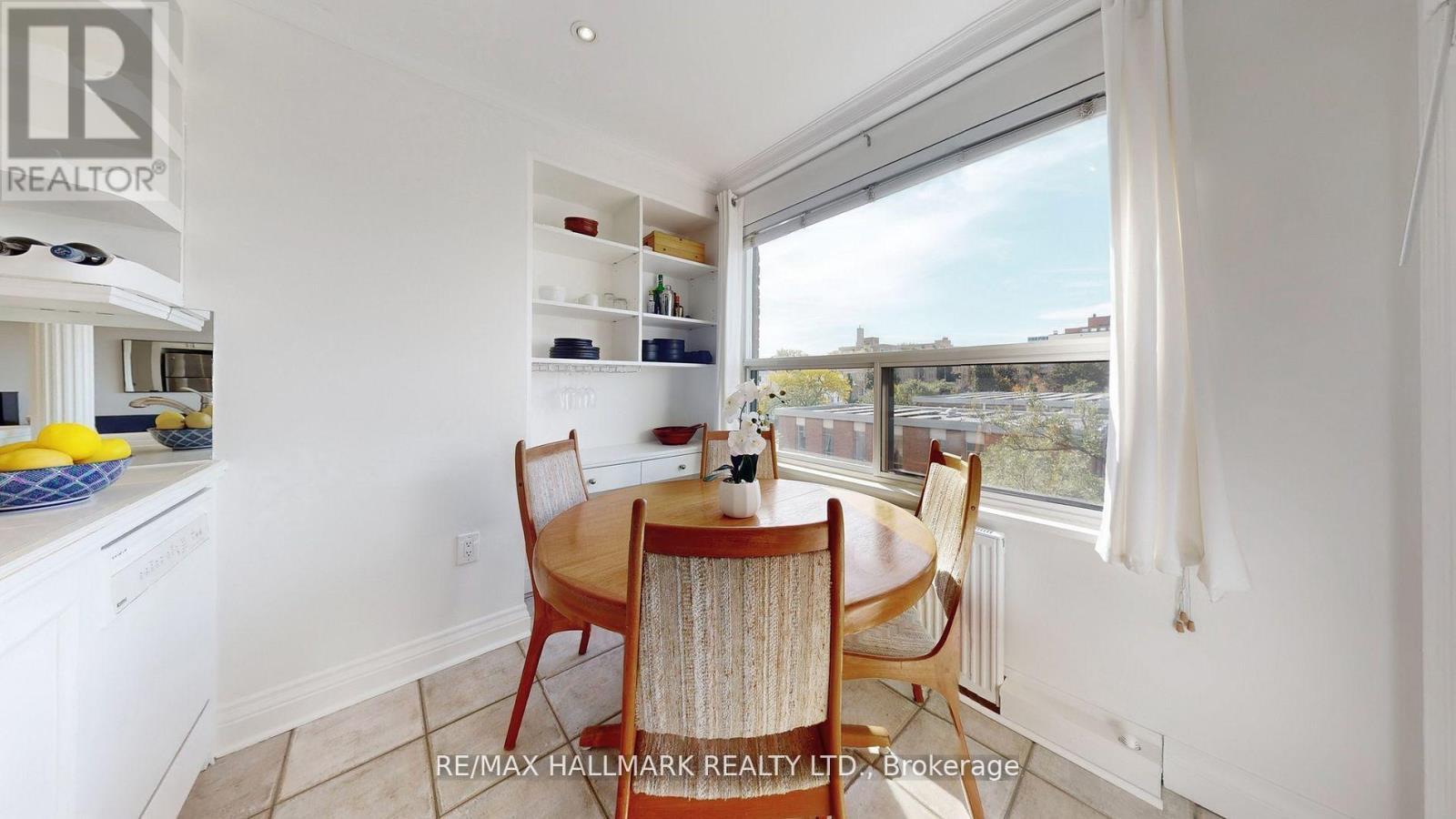 508 - 660 Eglinton Avenue W, Toronto, ON - Indoor