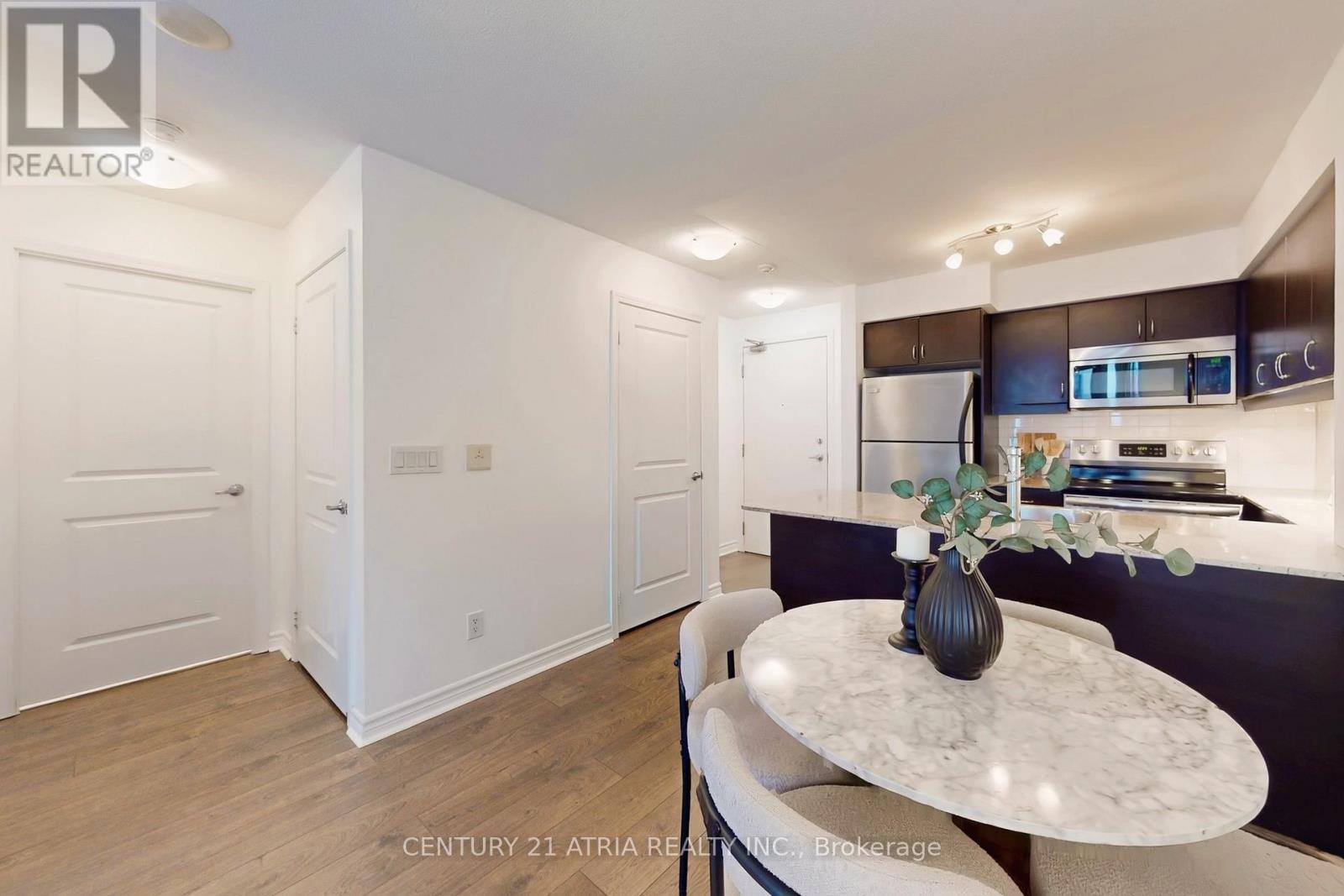 405 - 27 Rean Drive, Toronto, ON - Indoor Photo Showing Kitchen
