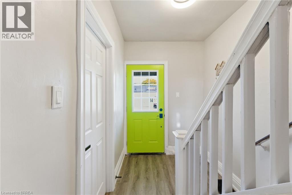 166 Beach Road, Hamilton, ON - Indoor Photo Showing Other Room