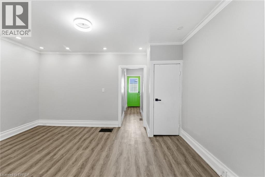 166 Beach Road, Hamilton, ON - Indoor Photo Showing Other Room