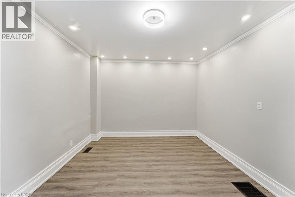 166 Beach Road, Hamilton, ON - Indoor Photo Showing Other Room