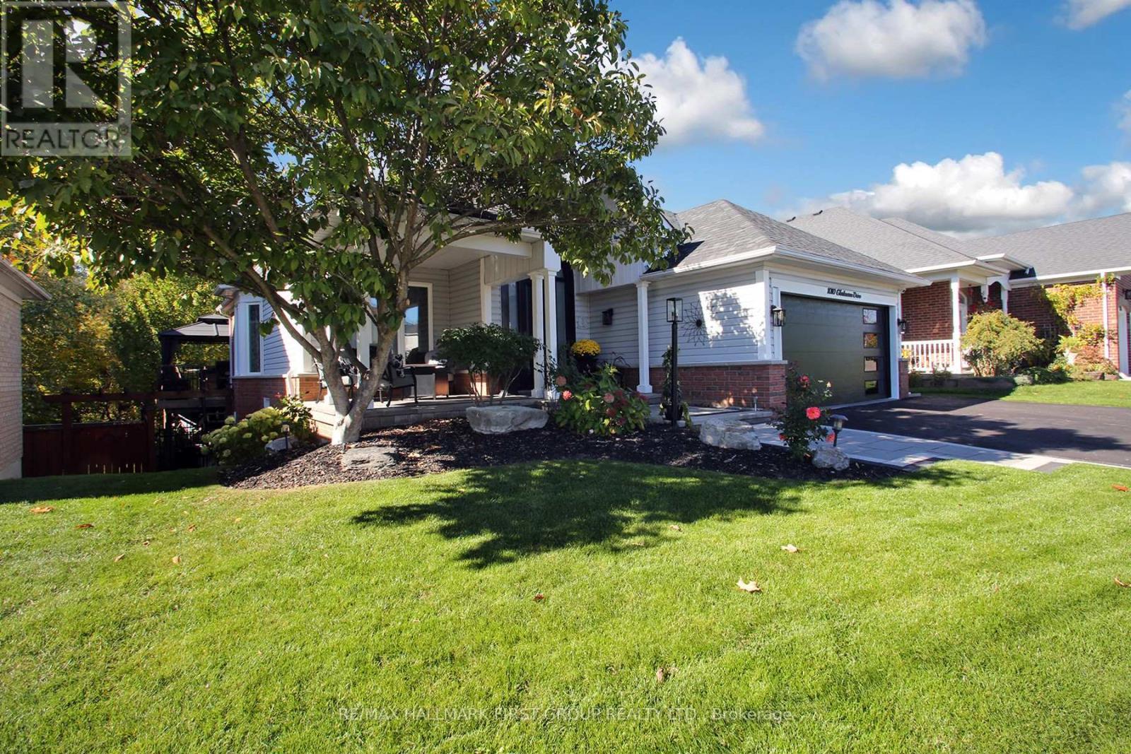 1010 Glenbourne Drive, Oshawa, ON - Outdoor