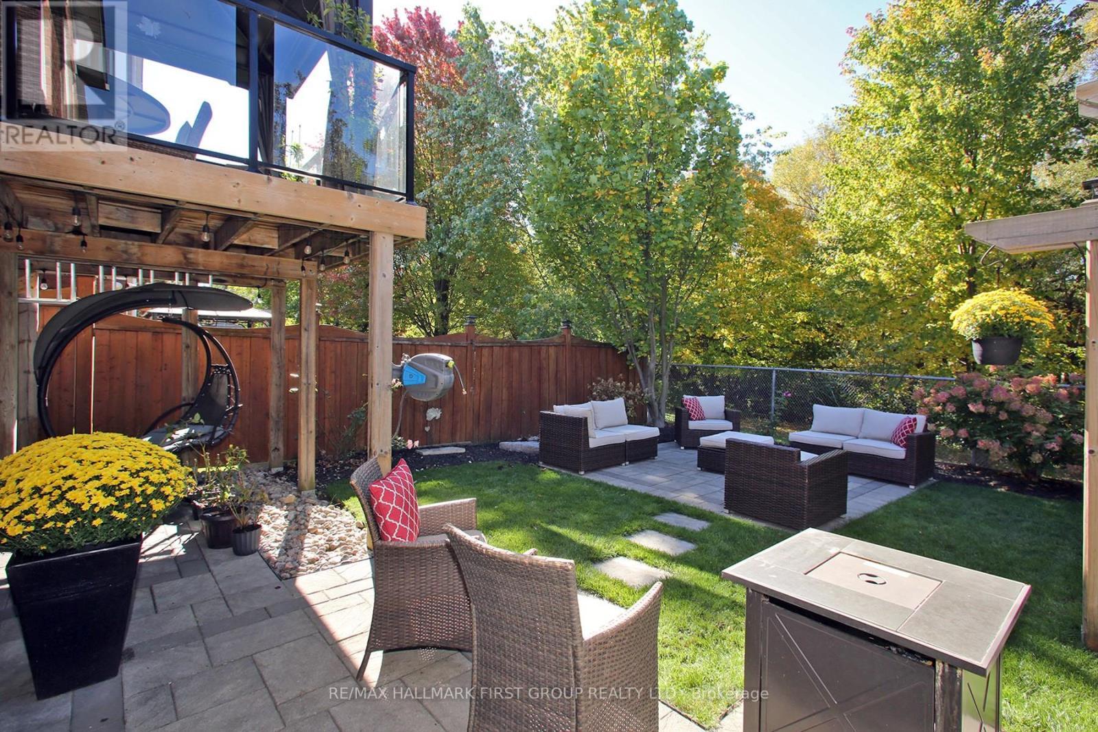 1010 Glenbourne Drive, Oshawa, ON - Outdoor