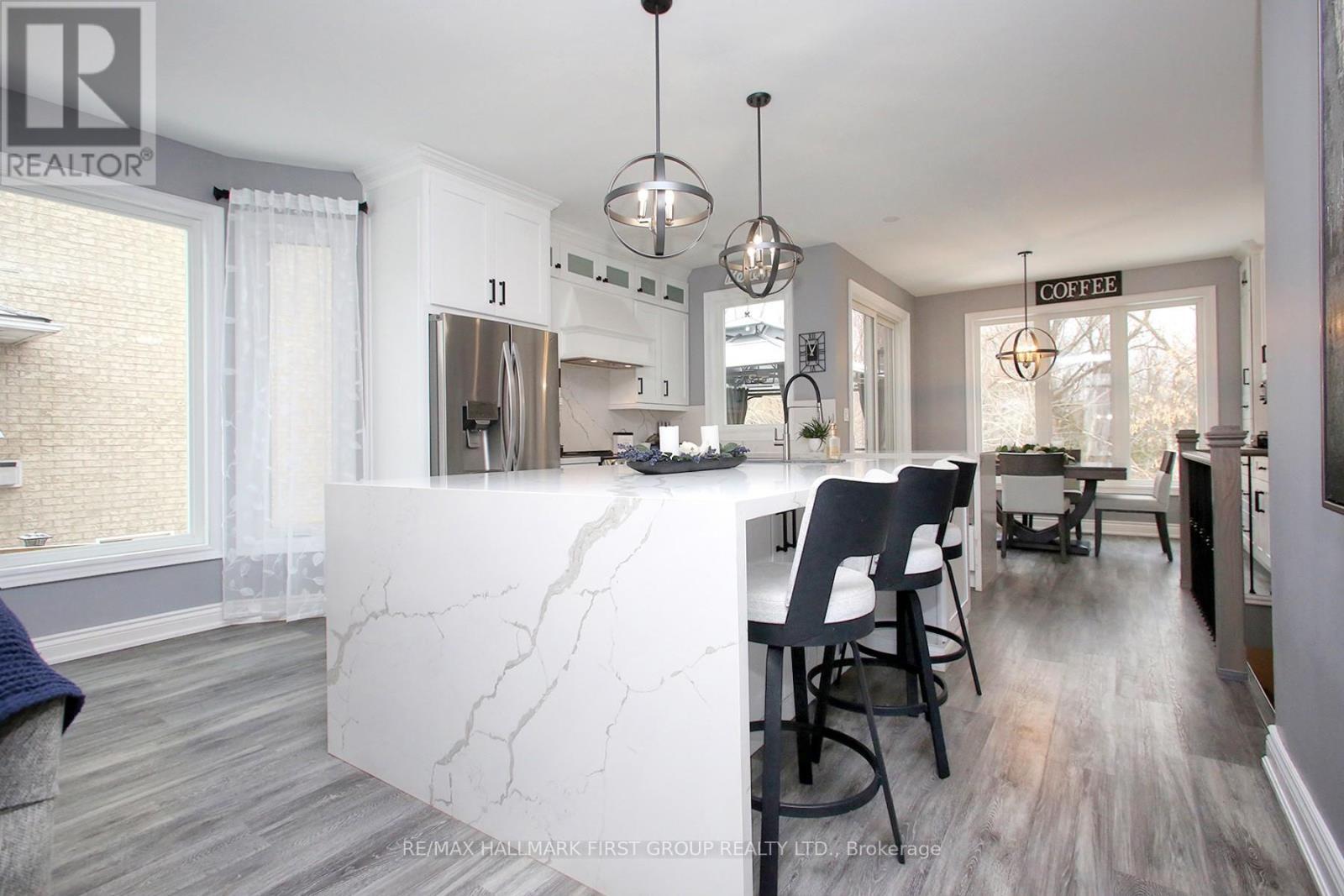 1010 Glenbourne Drive, Oshawa, ON - Indoor