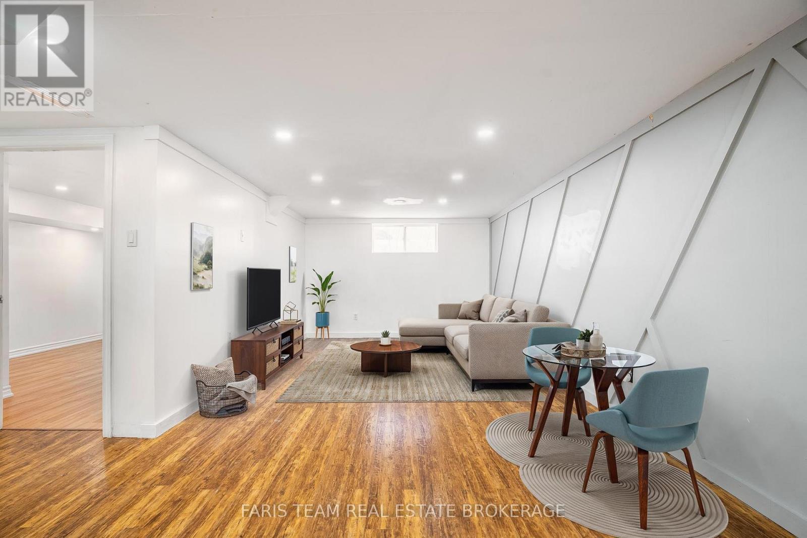 Virtually Staged - 6950 Yonge Street, Innisfil, ON - Indoor