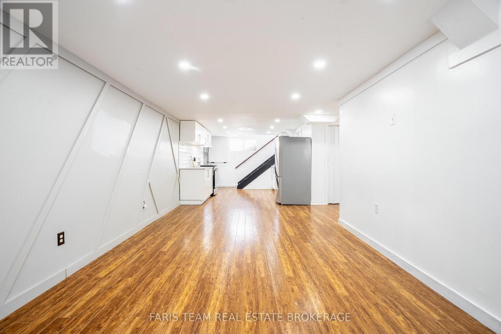 6950 Yonge Street, Innisfil, ON - Indoor Photo Showing Other Room