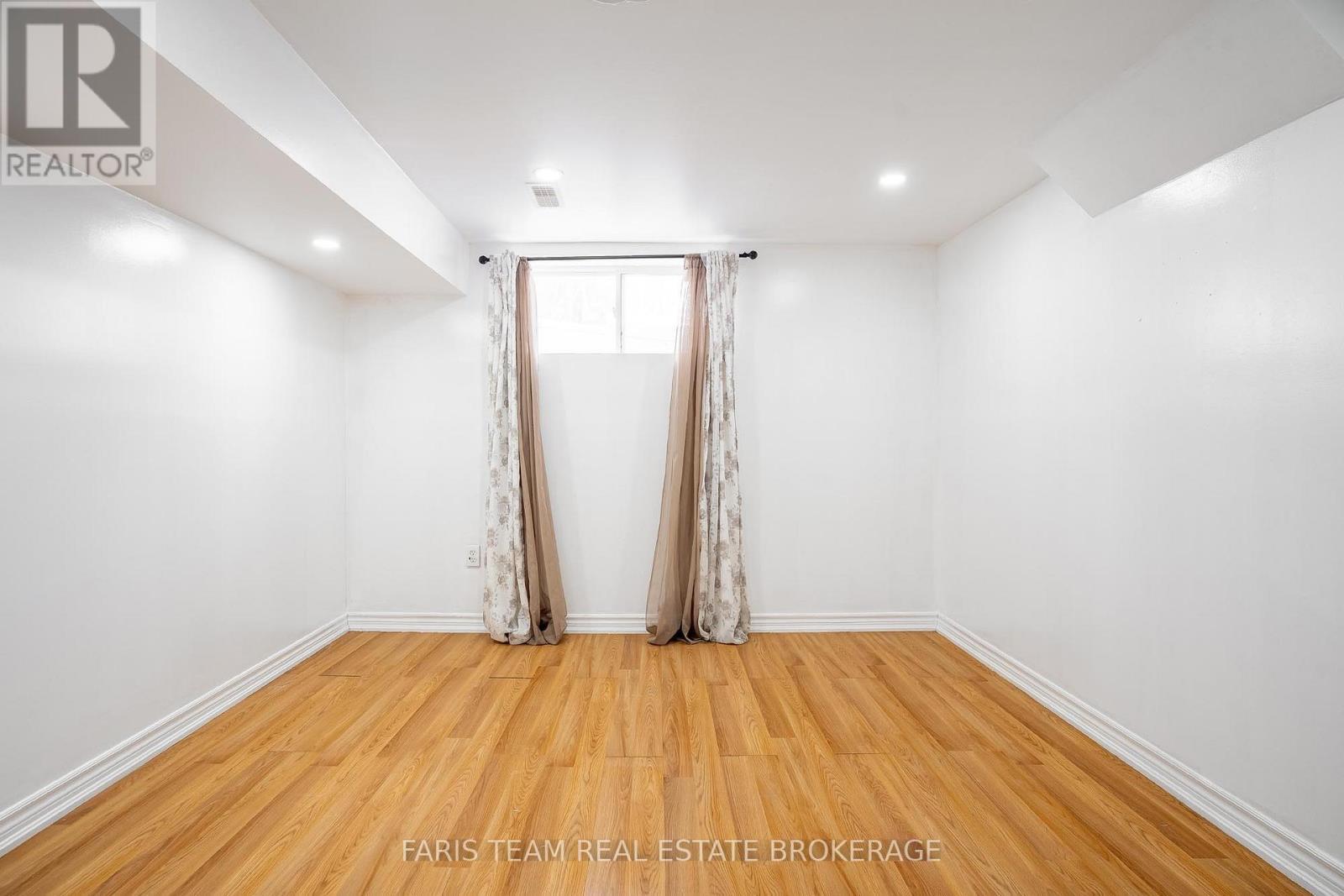 6950 Yonge Street, Innisfil, ON - Indoor Photo Showing Other Room