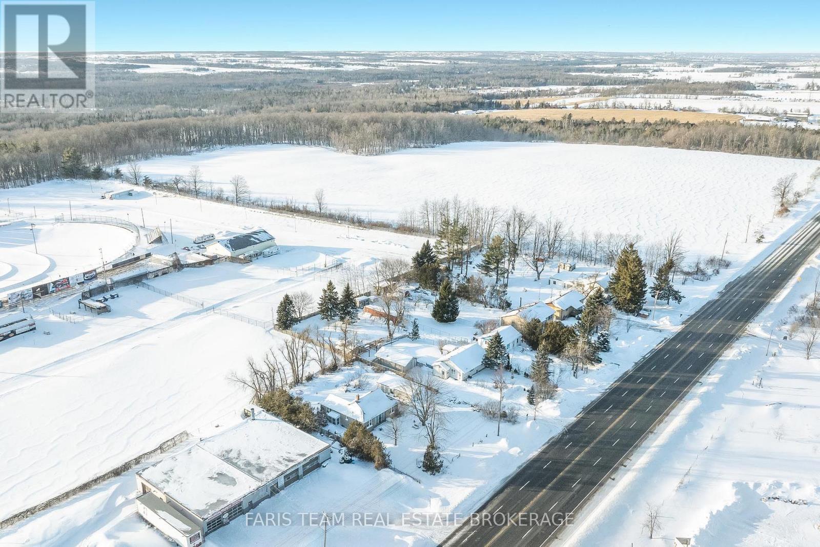 6950 Yonge Street, Innisfil, ON - Outdoor With View