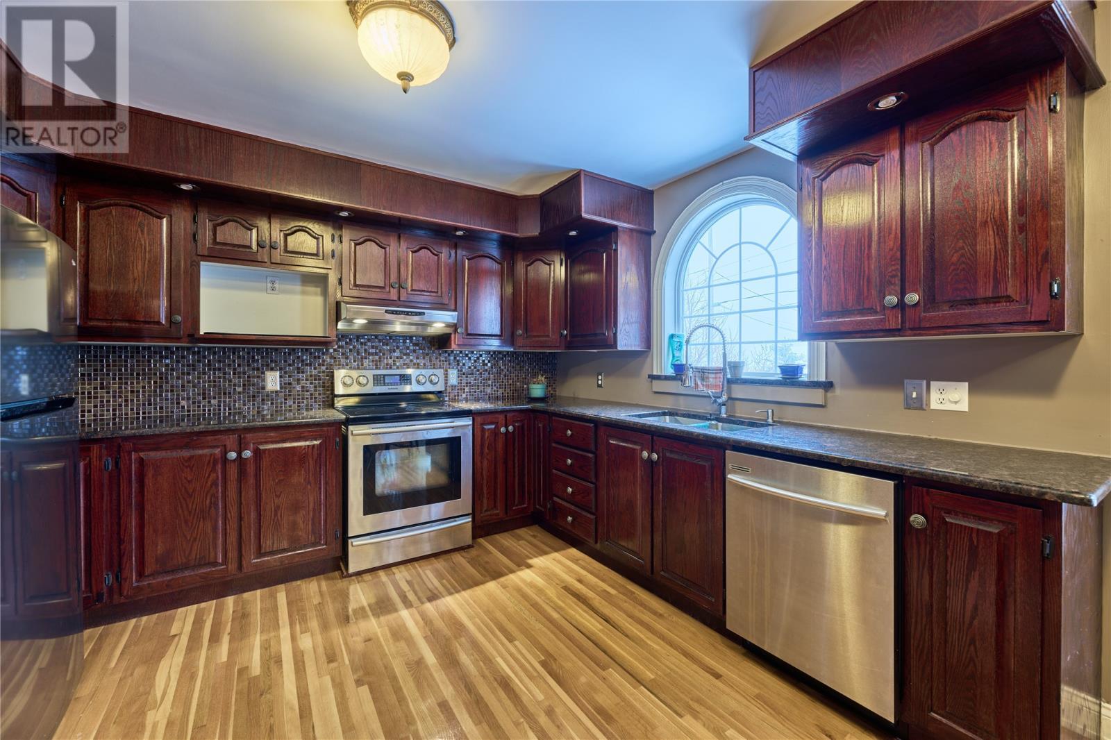 8 Roddickton Place, St. John'S, NL - Indoor Photo Showing Kitchen With Stainless Steel Kitchen With Double Sink