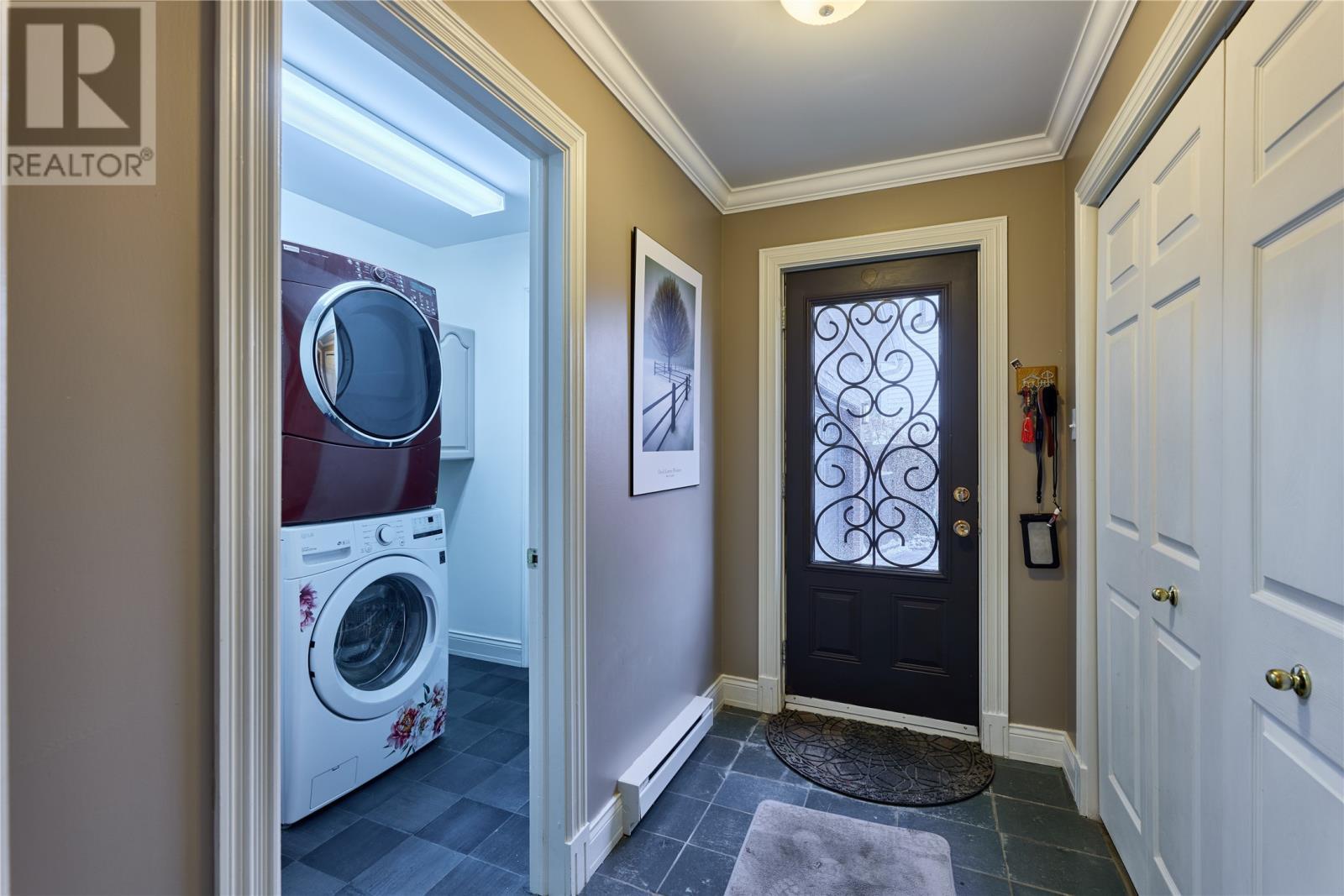 8 Roddickton Place, St. John'S, NL - Indoor Photo Showing Laundry Room
