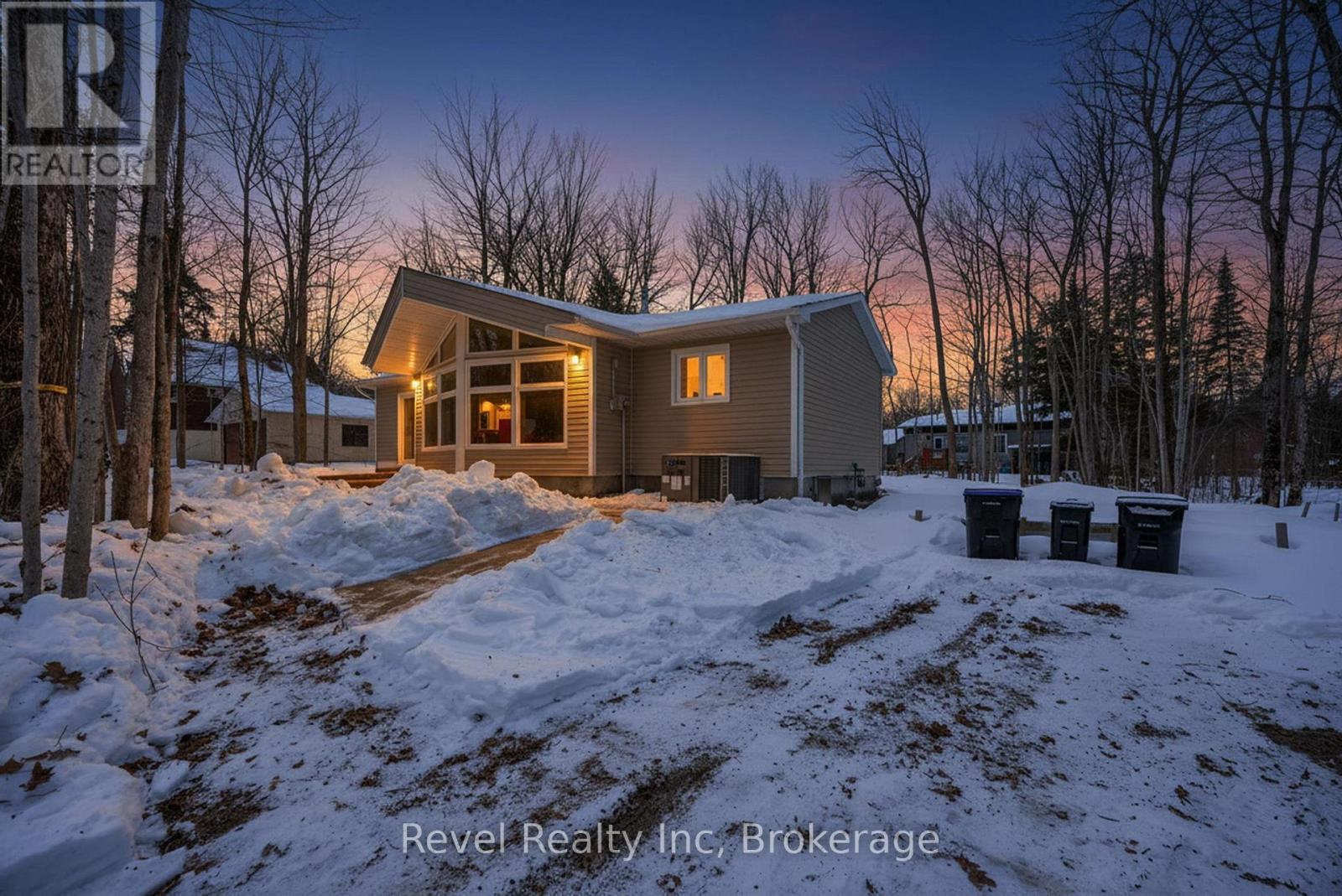 8 Manitou Crescent, Tiny, ON - Outdoor