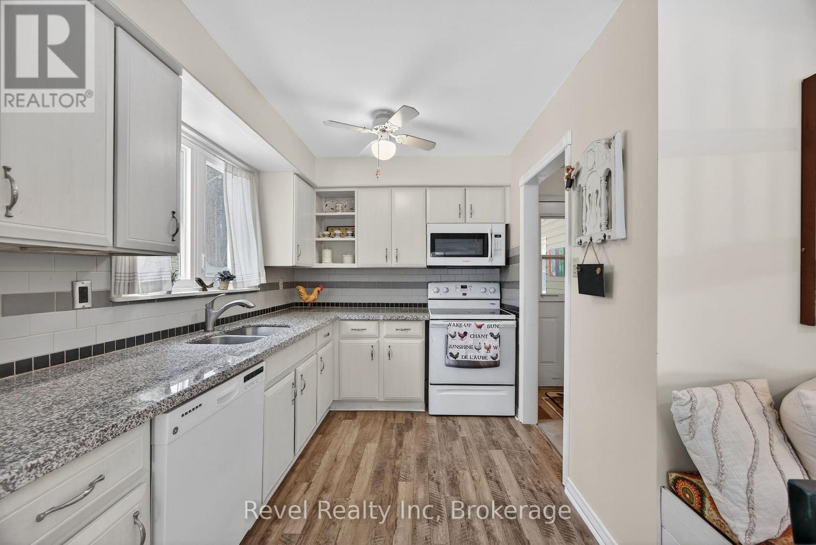 8 Manitou Crescent, Tiny, ON - Indoor Photo Showing Kitchen With Double Sink